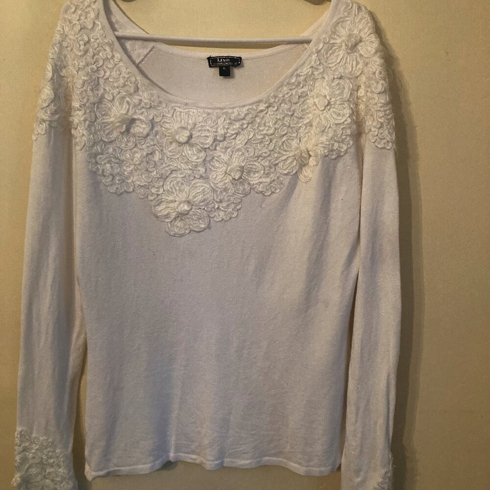 White floral applique sweatr